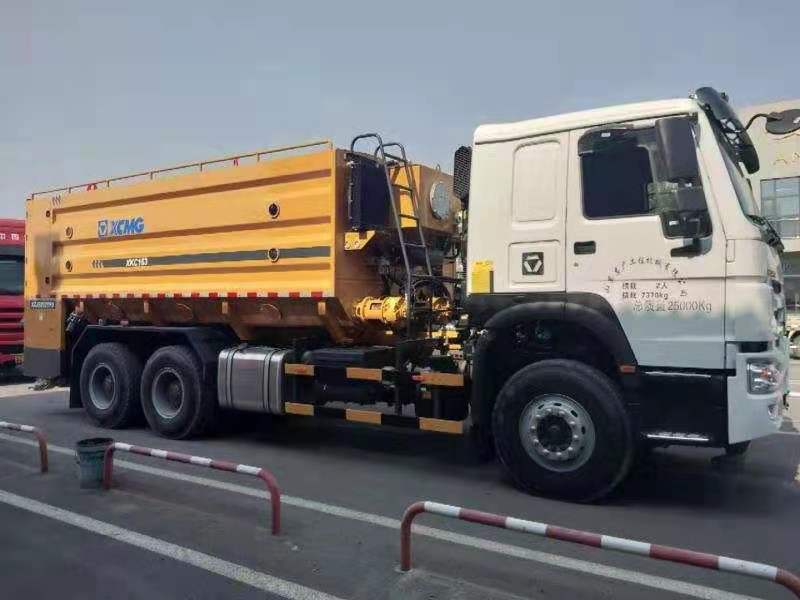 徐工粉料撒布車